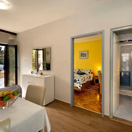 Alberta Apartment *